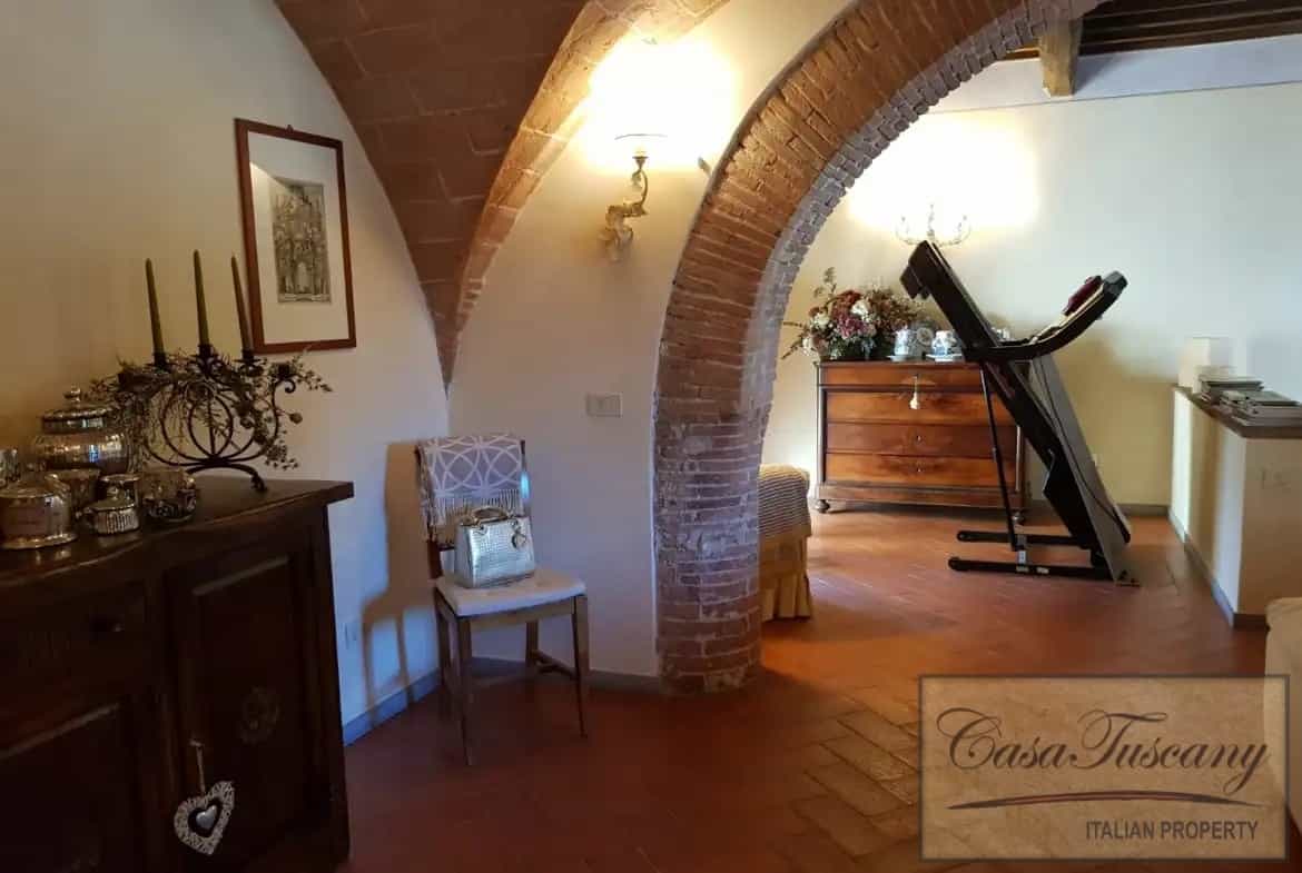 公寓 在 Calcinaia, Tuscany 10819728