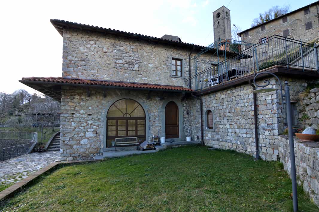 жилой дом в Molazzana, Tuscany 10819807