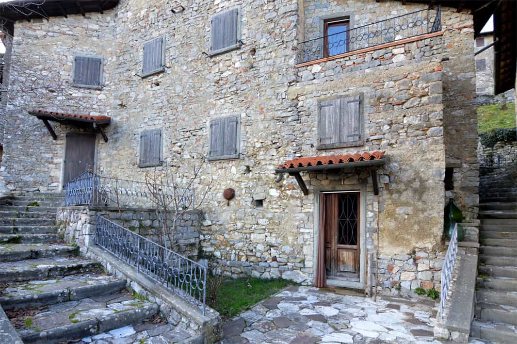 Dom w Molazzana, Tuscany 10819807