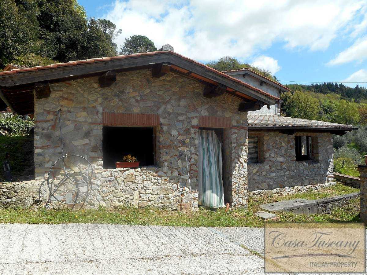 Haus im Borgo a Mozzano, Tuscany 10819831