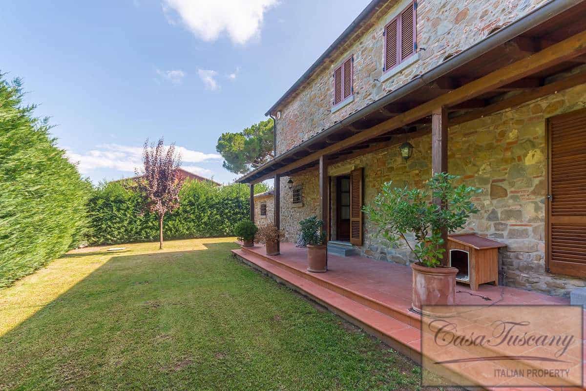 Rumah di Monte San Savino, Toskana 10819843