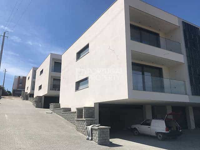 Huis in Areia Branca, Lissabon 10820262
