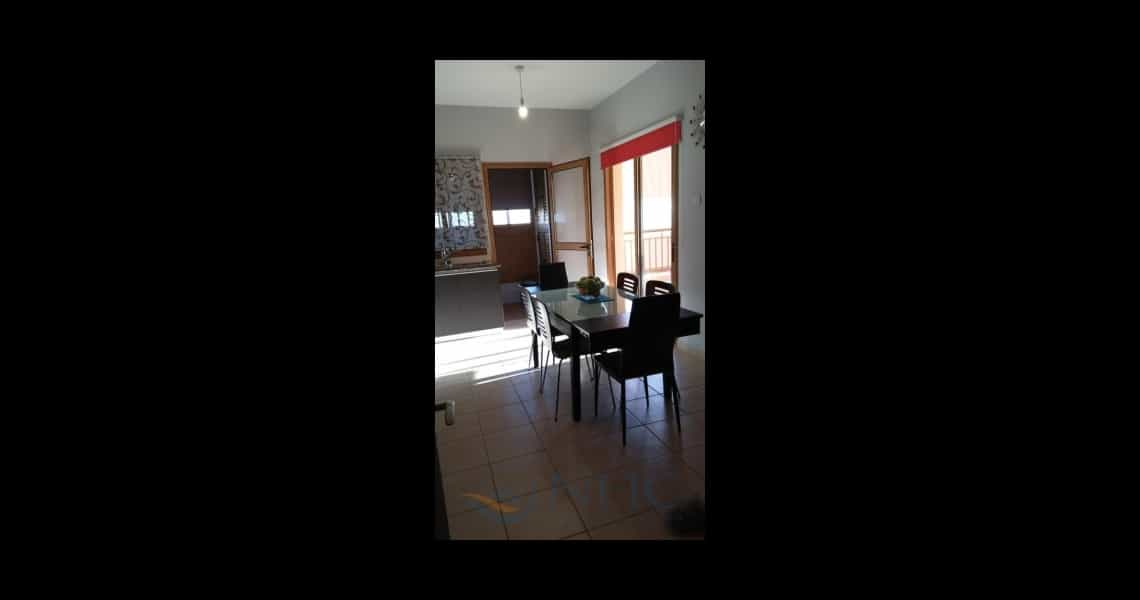 Condominium in Perivolia, Larnaca 10820276