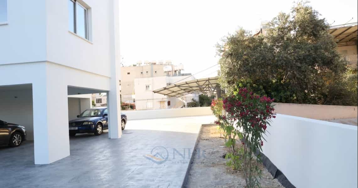 Condominium in Larnaca, Larnaca 10820284