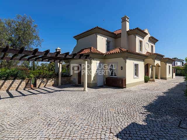 House in Almancil, Faro District 10820334