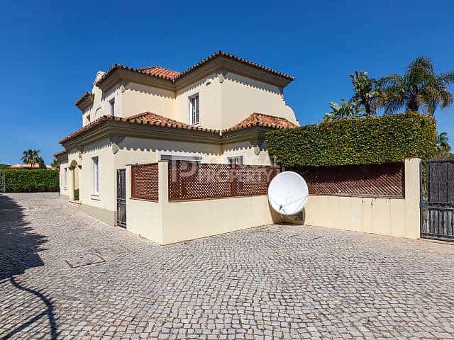 House in Almancil, Faro District 10820334