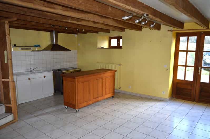 σπίτι σε Chatain, Nouvelle-Aquitaine 10820359