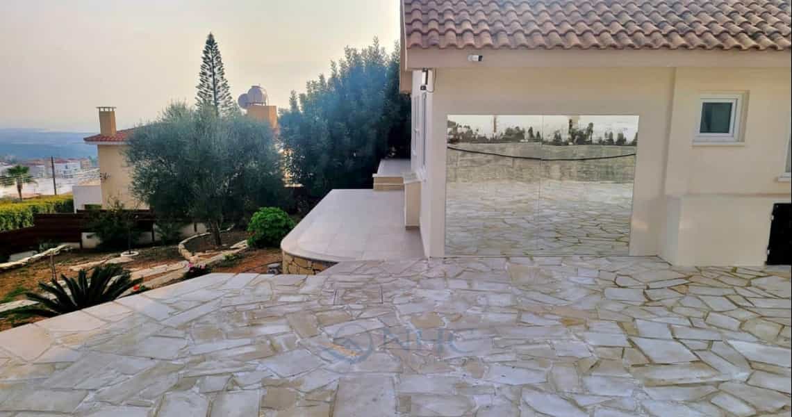 жилой дом в Tala, Paphos 10820574