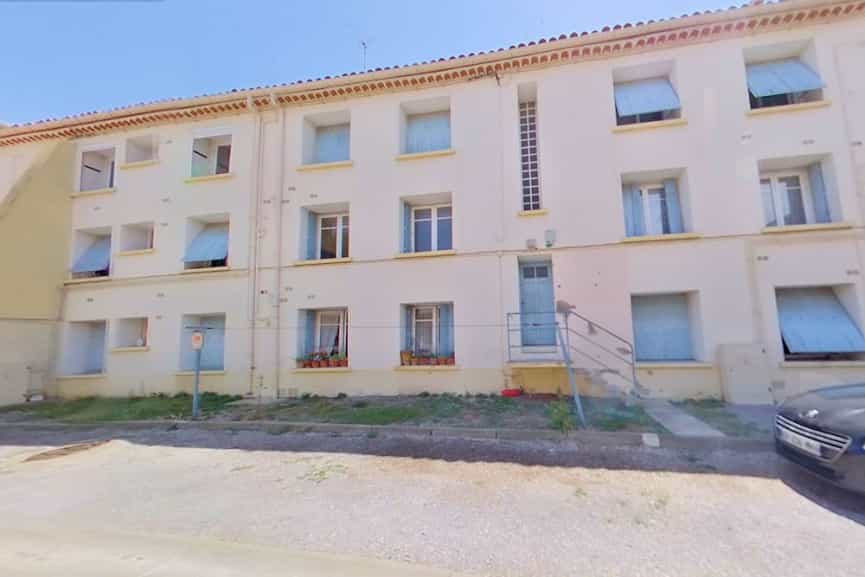 Condominium in Narbonne, Occitanie 10820732