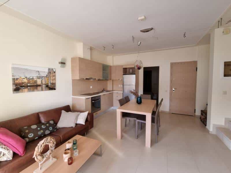 Condominium in Agios Antonios, Kriti 10820835