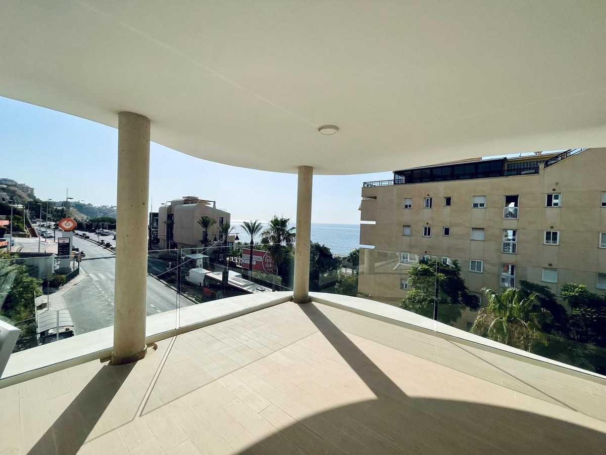 Condominium in Fuengirola, Andalusia 10821737