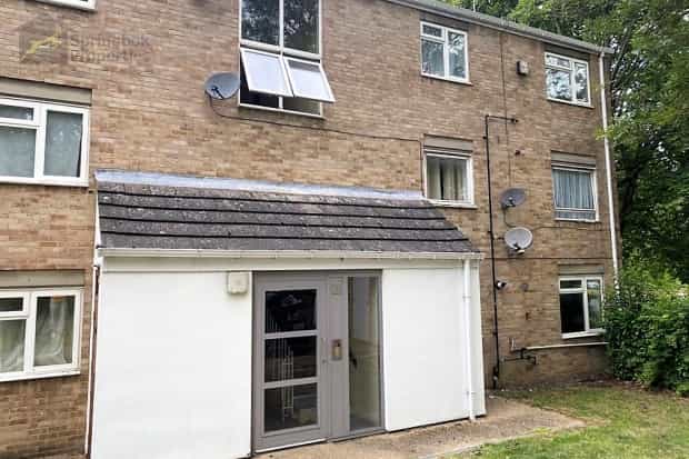 Condominium in Headington, Oxfordshire 10822218