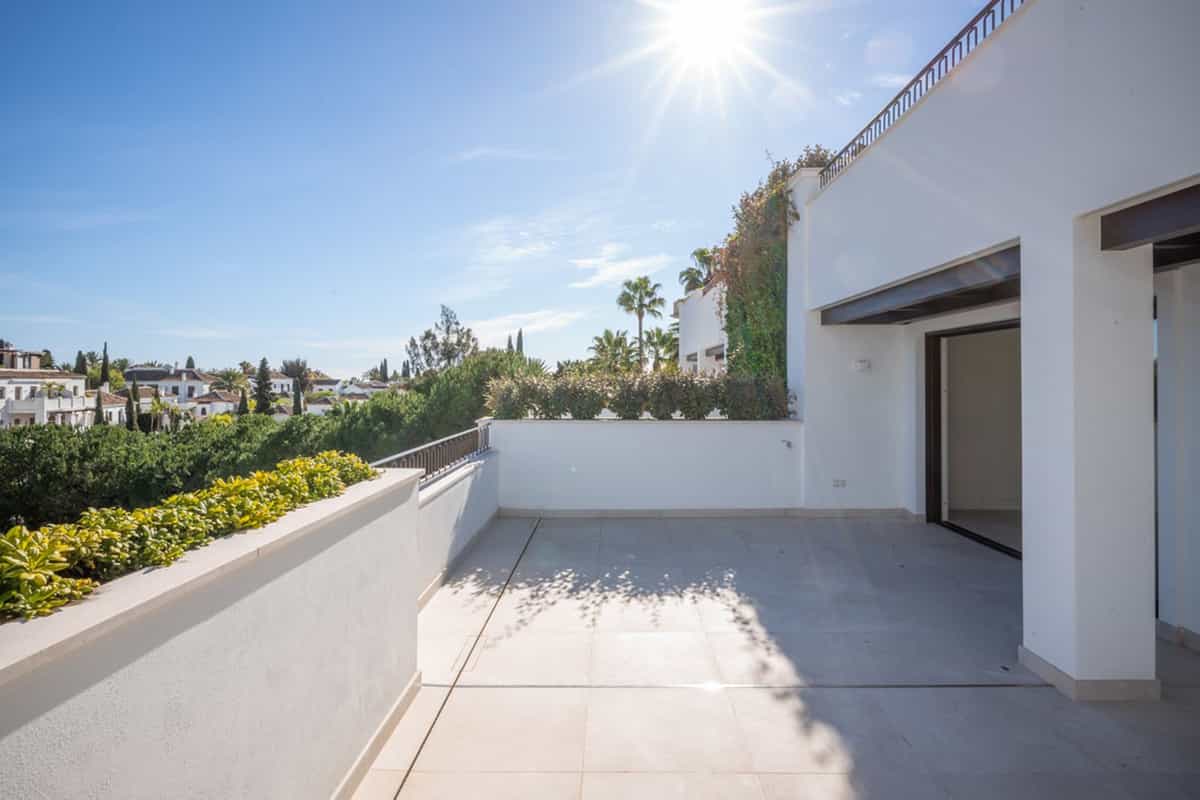 Eigentumswohnung im Marbella, Andalusia 10822804