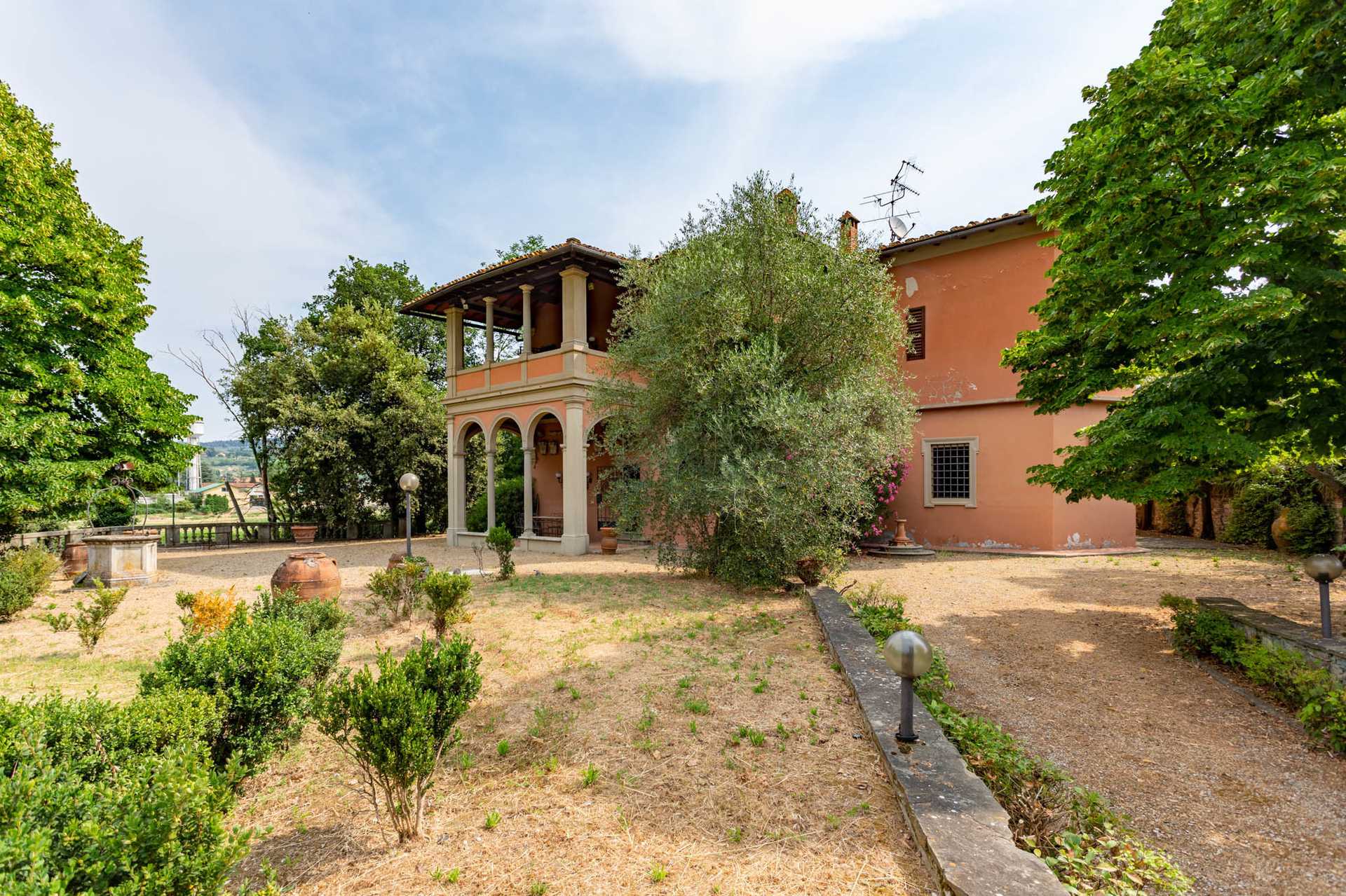 House in Florence, Tuscany 10823466