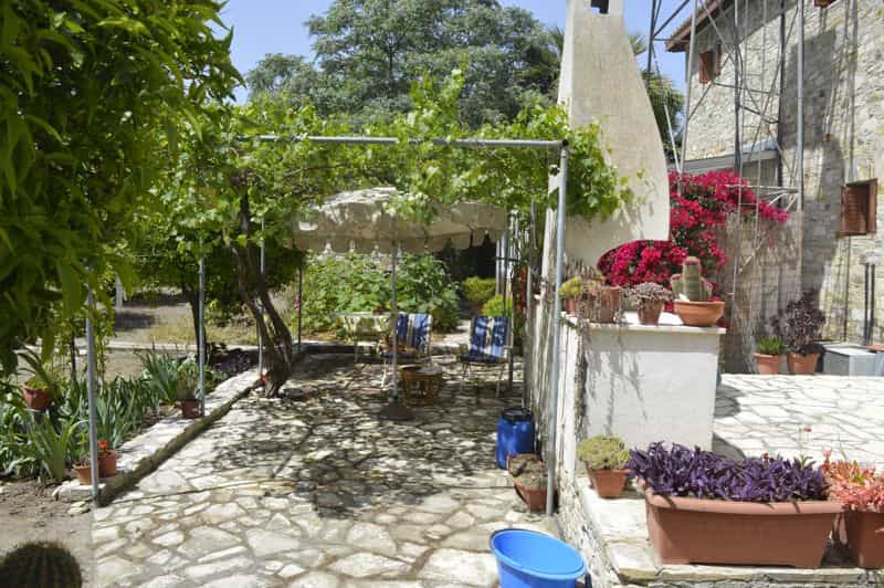 жилой дом в Psevdas, Larnaca 10823889
