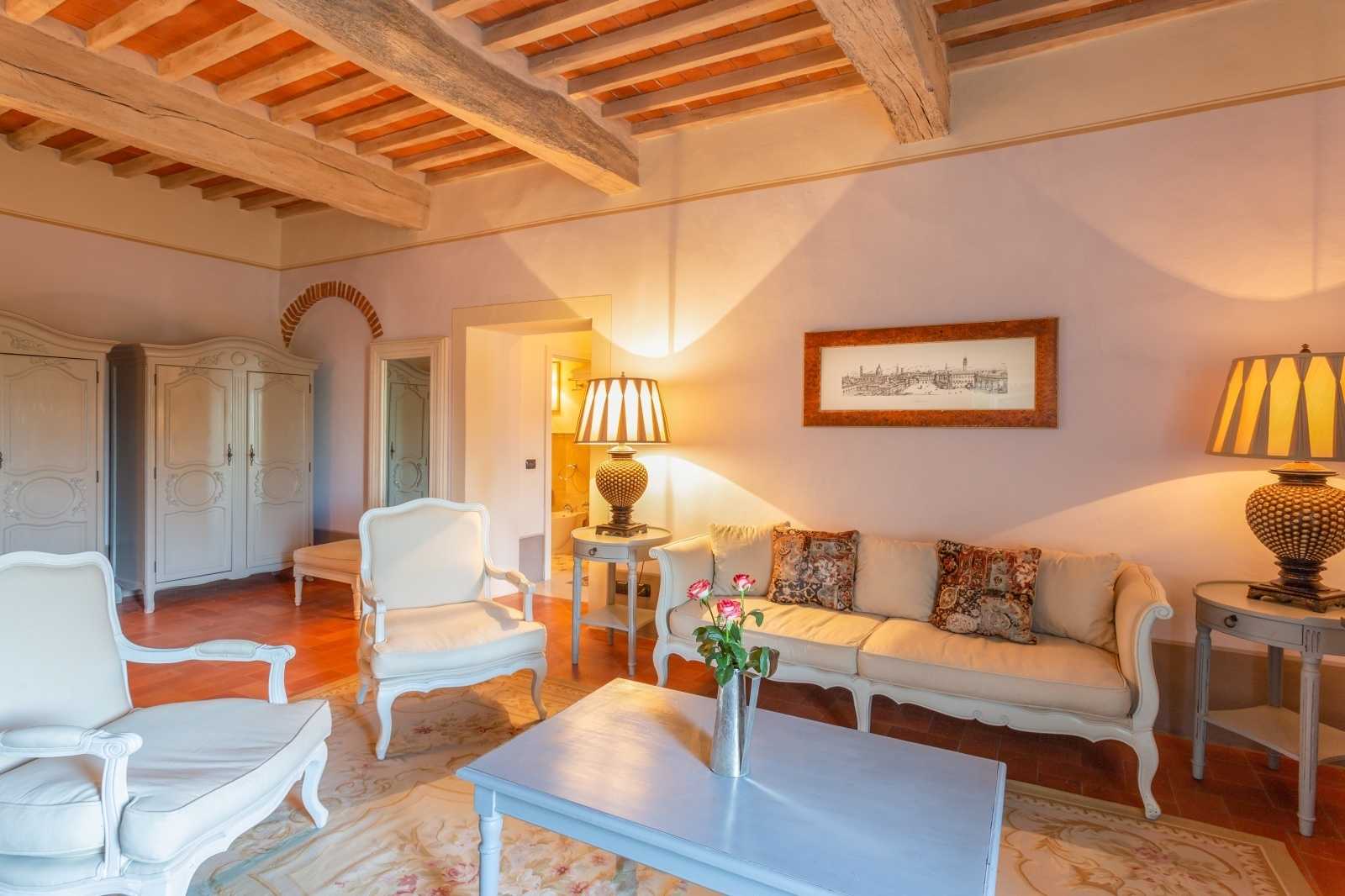 rumah dalam La Vergine, Tuscany 10823908