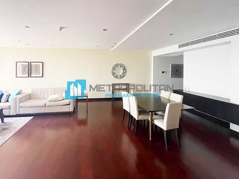 Condominium in Dubai, Dubai 10824193