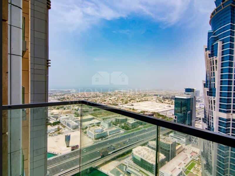 Condominium in Dubai, Dubayy 10824721