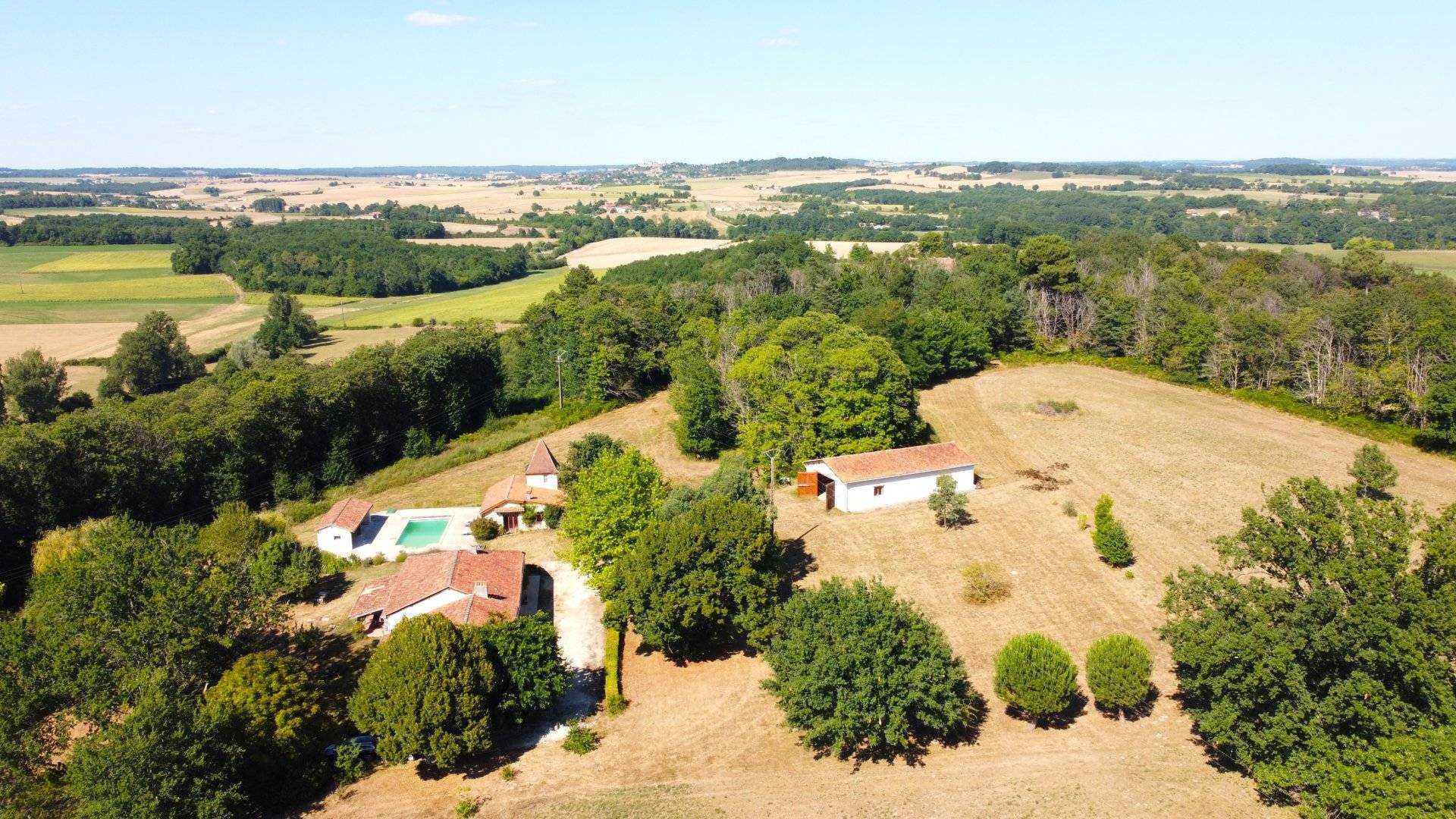 House in Ronsenac, Nouvelle-Aquitaine 10824885