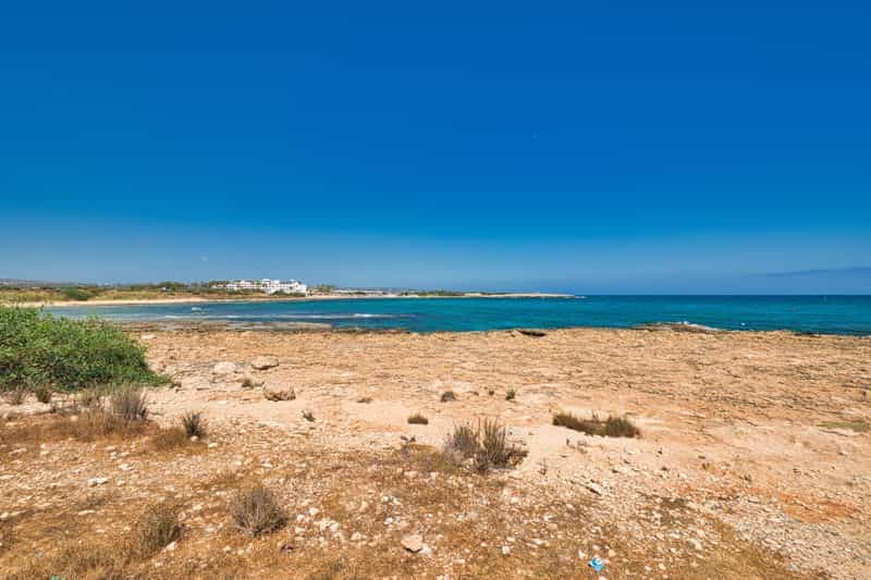 Wylądować w Ayia Napa, Famagusta 10824961