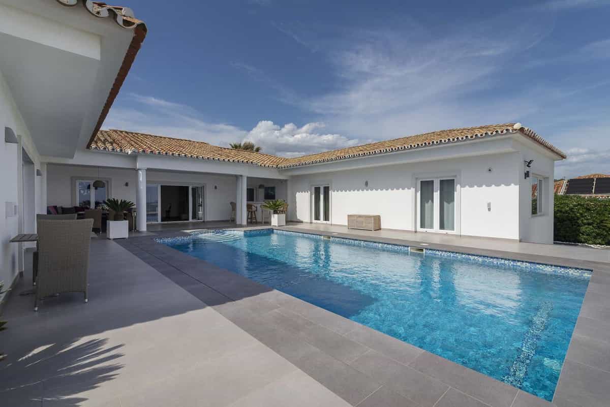 House in Malaga, Andalusia 10825075