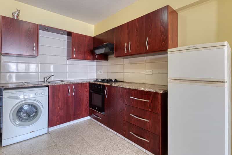 Condominium in Voroklini, Larnaca 10825138