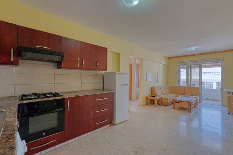 Condominium dans Voroklini, Larnaka 10825138