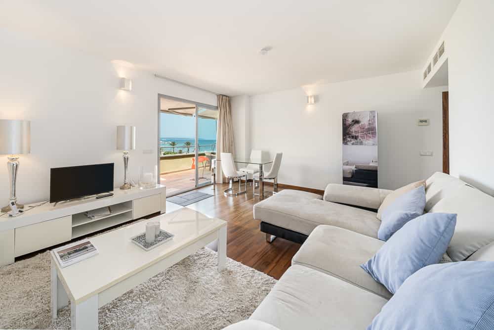 Condominium in Molinar de Levante, Balearic Islands 10825222