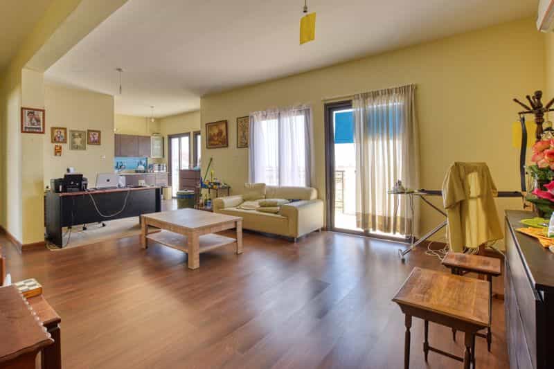 Condominium in Kiti, Larnaka 10825240