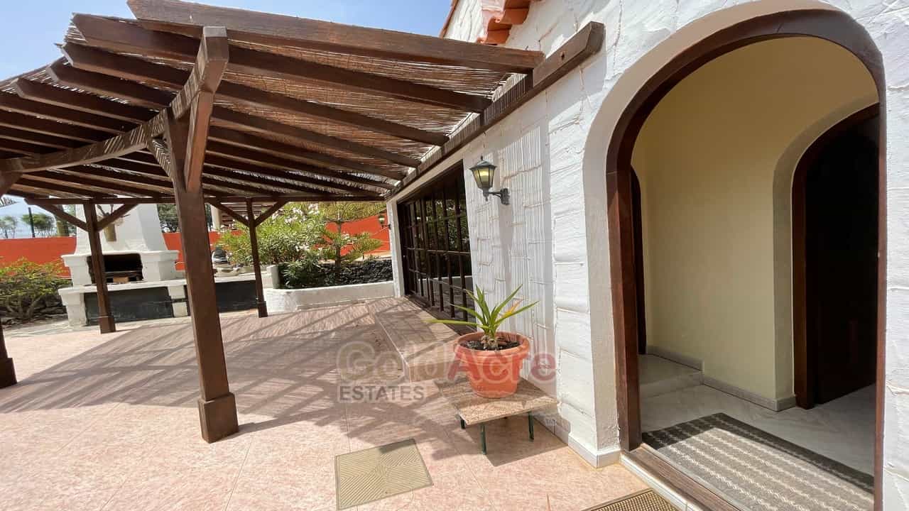 House in La Oliva, Canary Islands 10825253