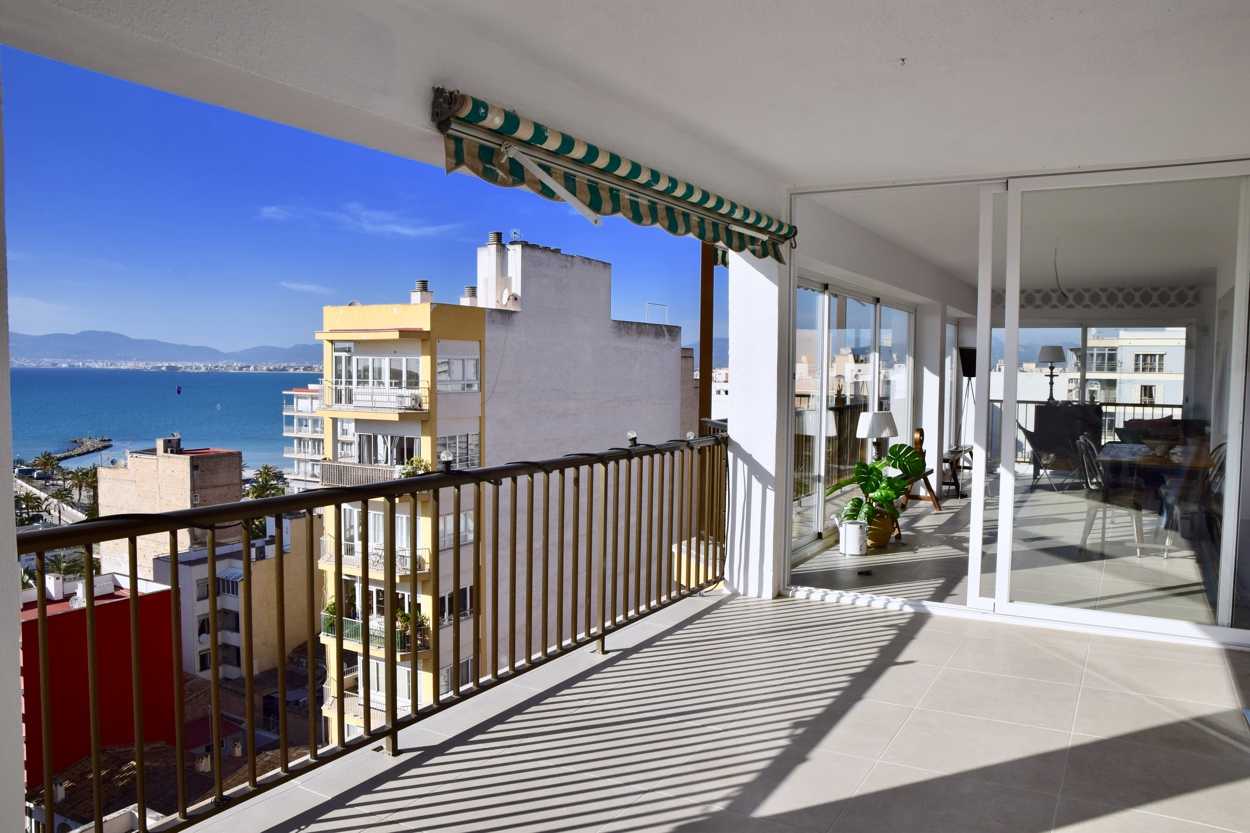 Condominium in El Arenal, Balearic Islands 10825293