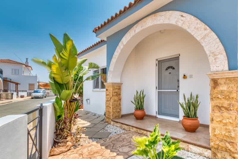 House in Xylofagou, Larnaka 10825372