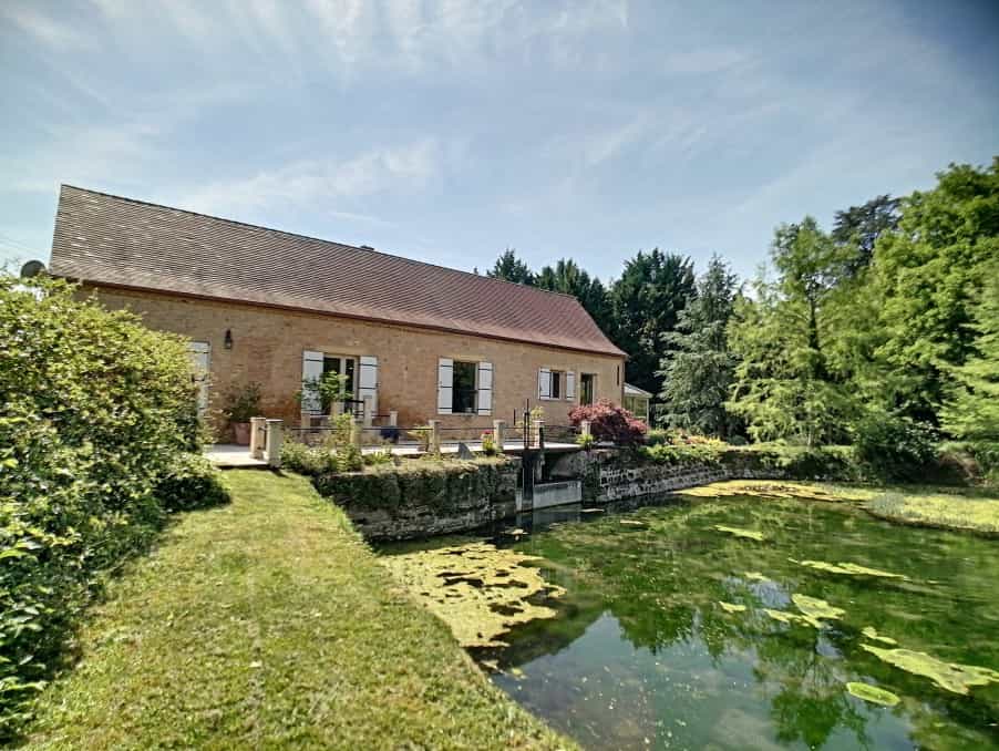 House in Coux-et-Bigaroque-Mouzens, Nouvelle-Aquitaine 10825386