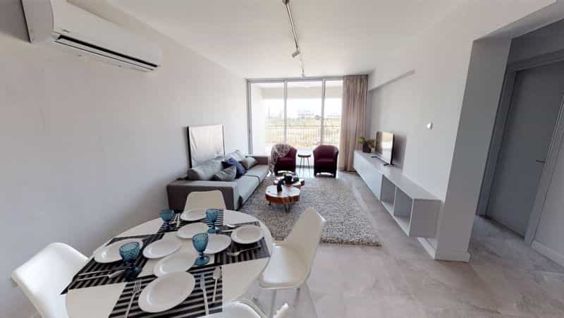 Condominium in Kiti, Larnaca 10825549