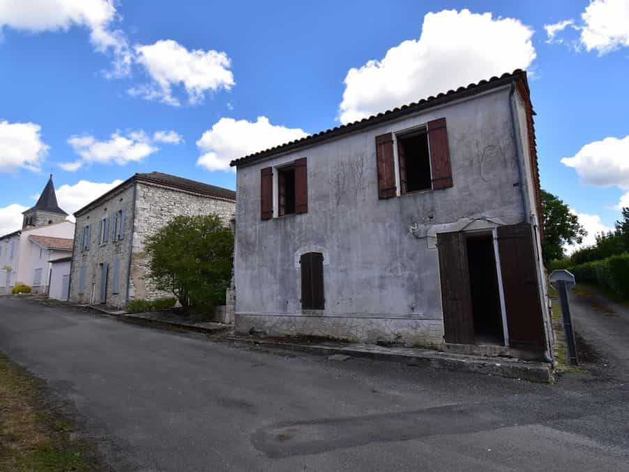 بيت في Plaisance, Nouvelle-Aquitaine 10825585