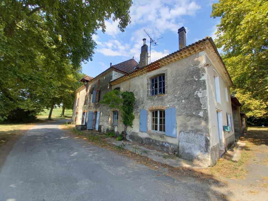 Rumah di Dausse, Nouvelle-Aquitaine 10825630