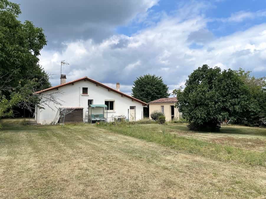 House in Monpazier, Nouvelle-Aquitaine 10825632