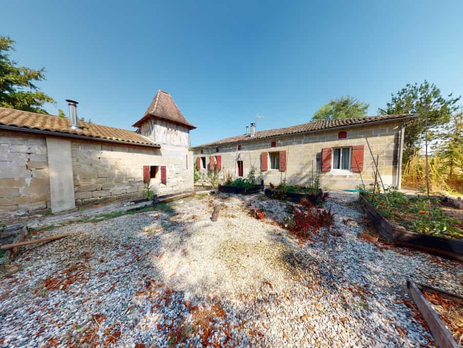 House in Laperche, Nouvelle-Aquitaine 10825664