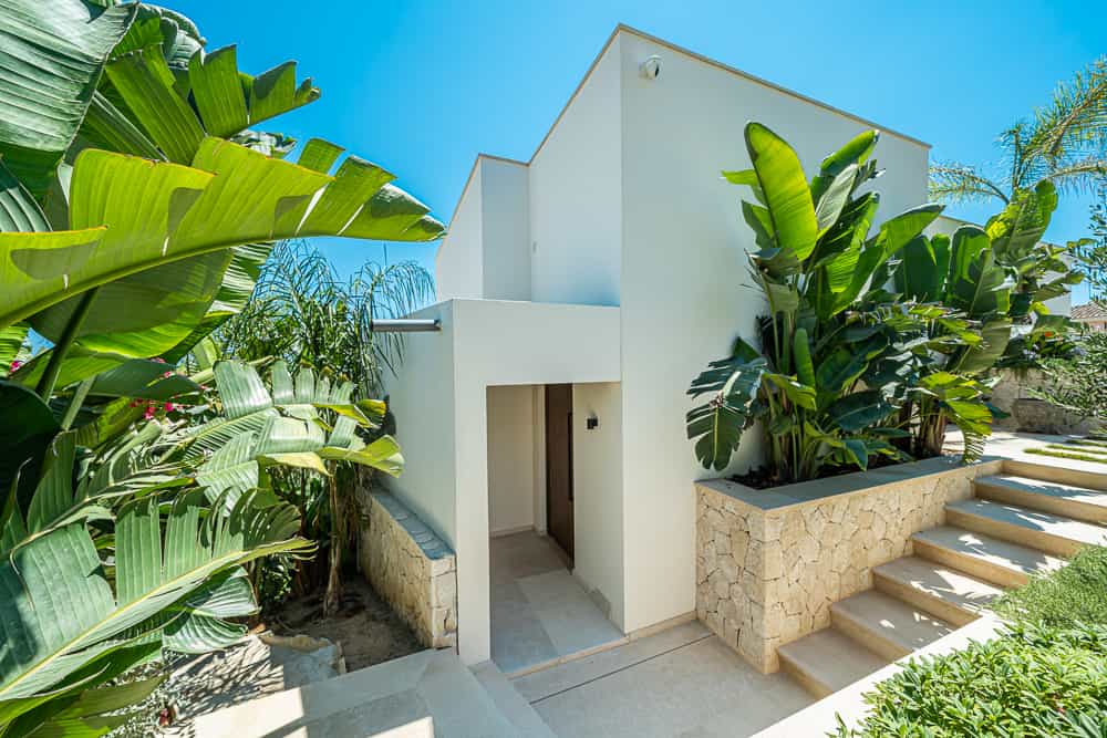 House in Bendinat, Balearic Islands 10825735