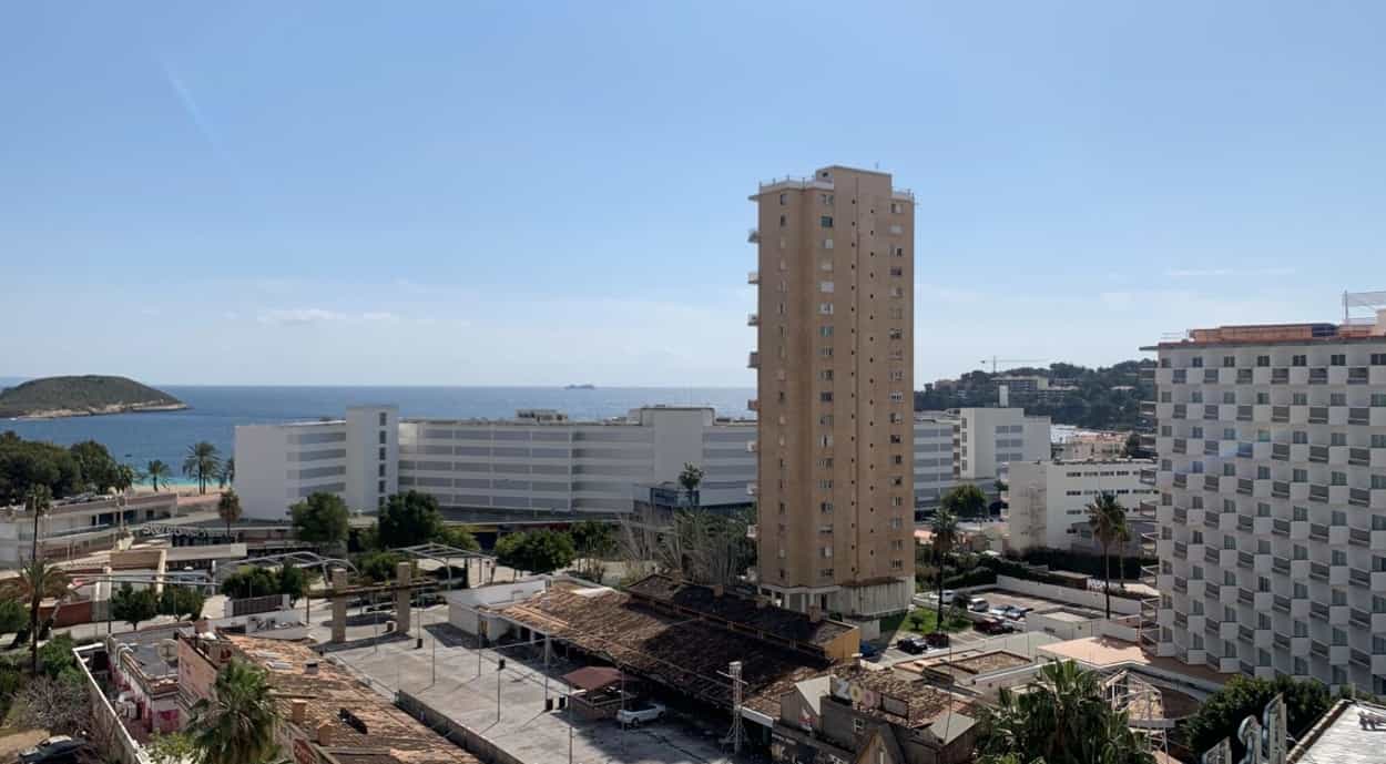 Condominium in Calvia, Balearic Islands 10825759