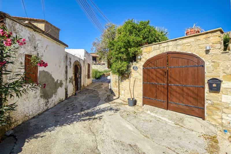 房子 在 Taşkent, Larnaka 10825899