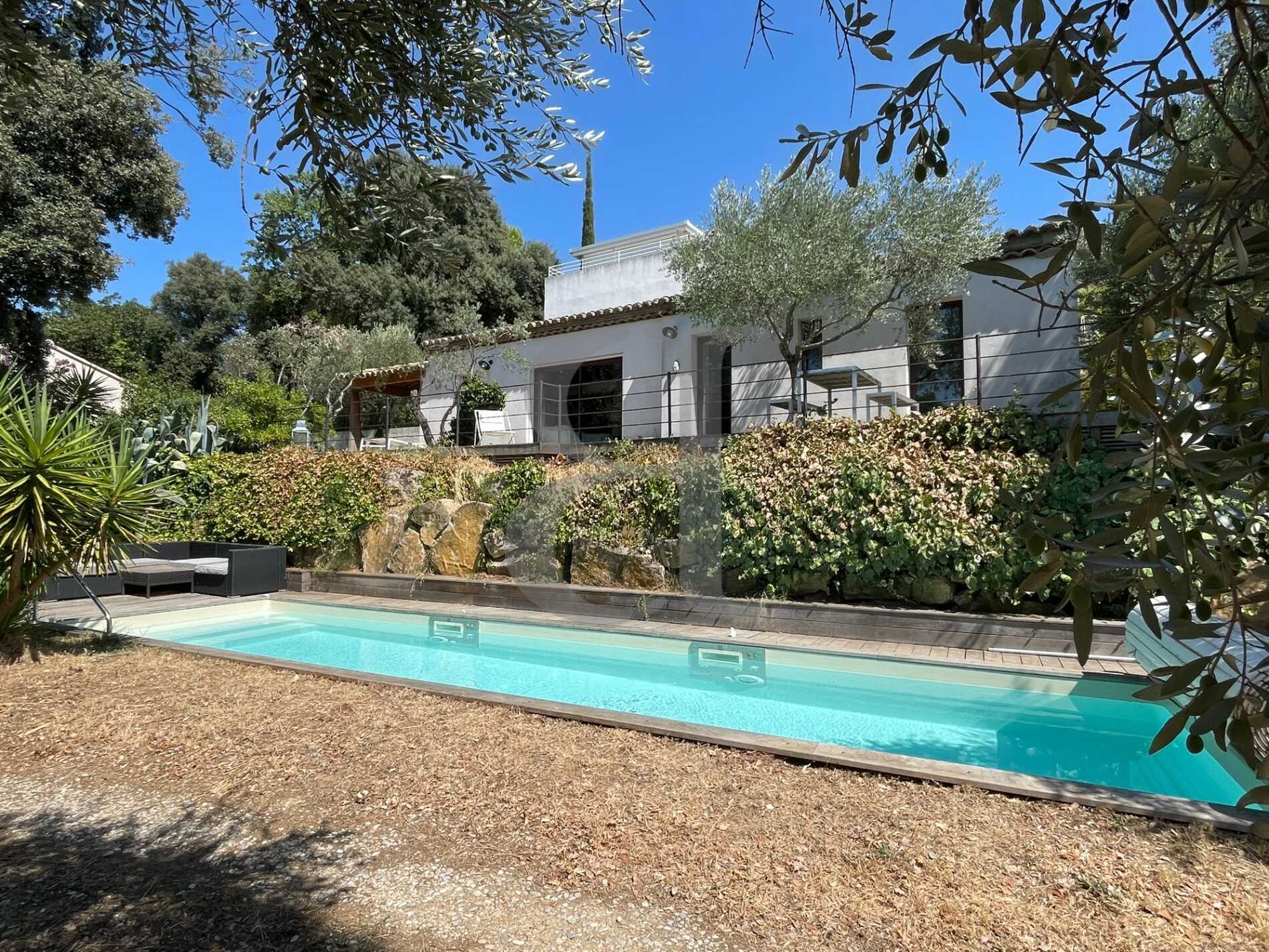 Rumah di Piolenc, Provence-Alpes-Cote d'Azur 10825951