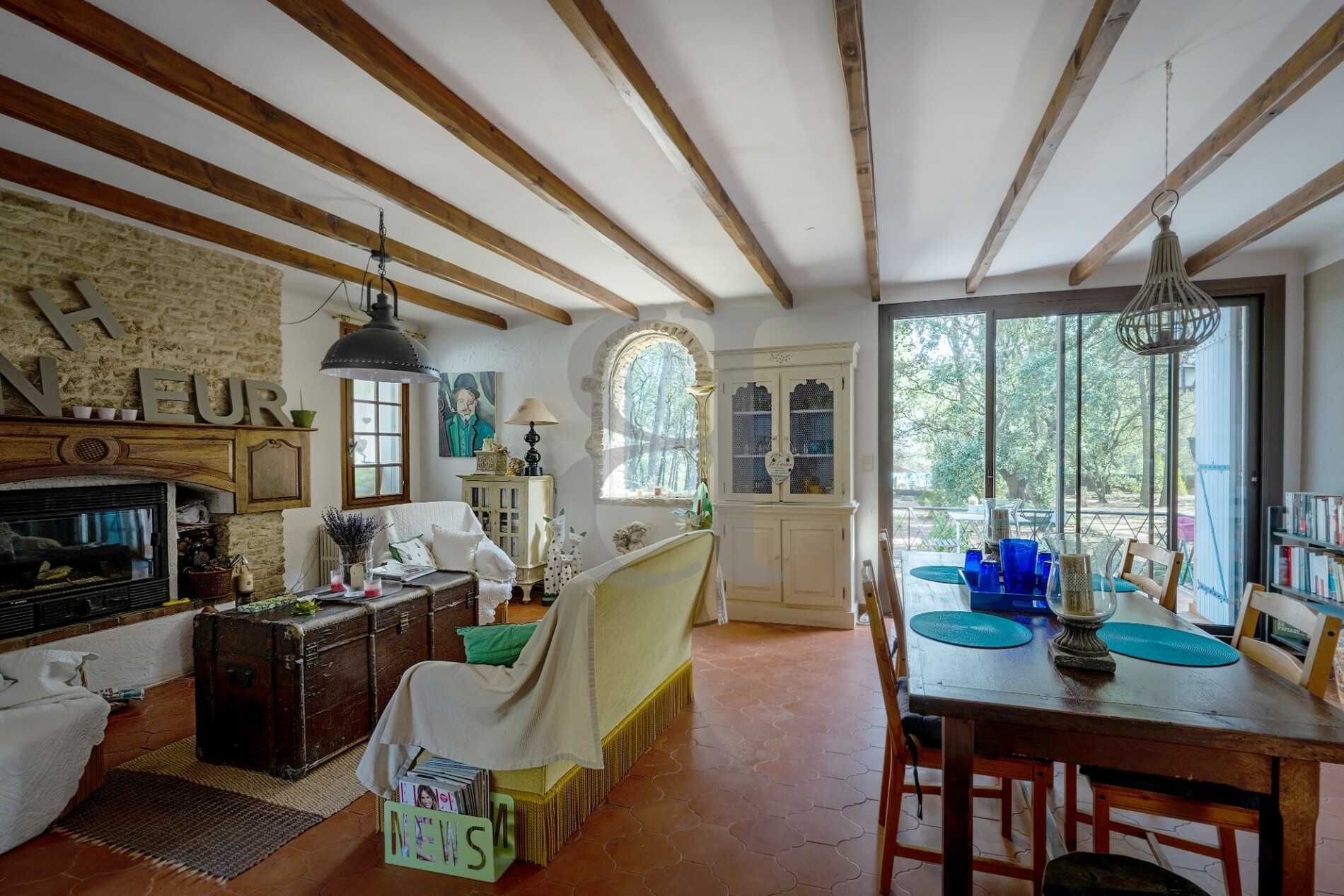 Будинок в L'Isle-sur-la-Sorgue, Provence-Alpes-Côte d'Azur 10825956