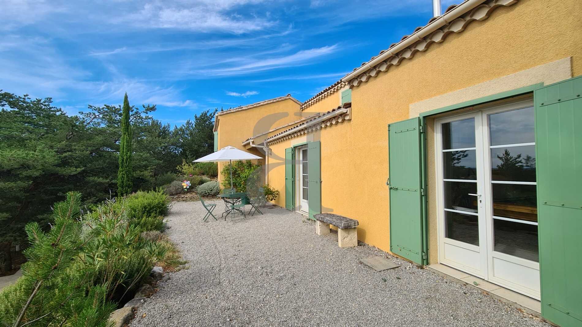 House in Valreas, Provence-Alpes-Cote d'Azur 10825964