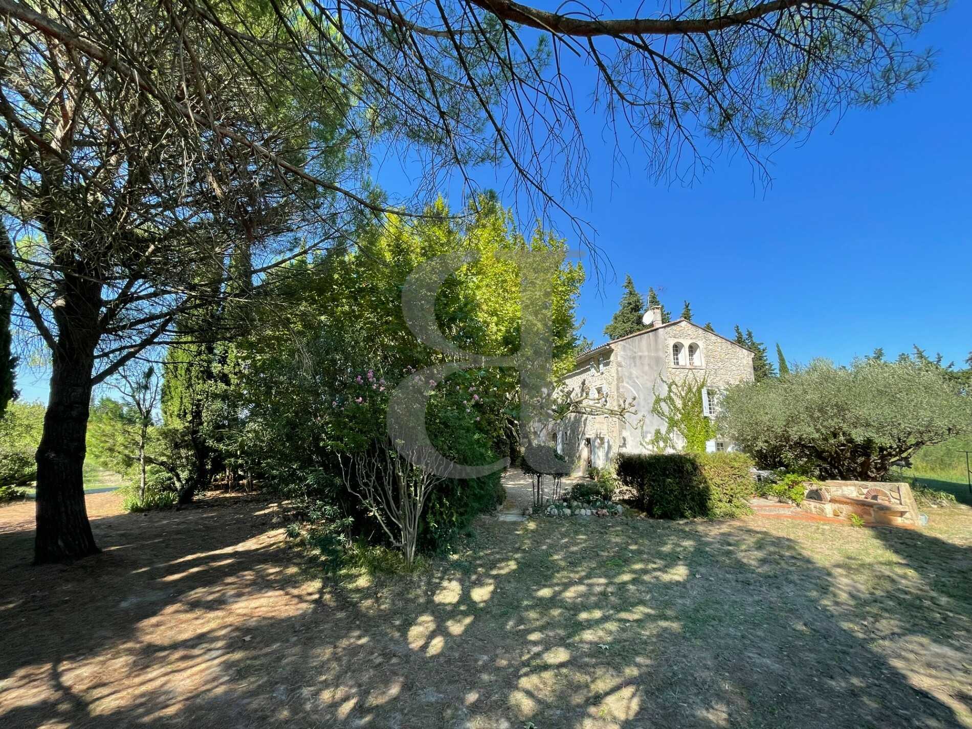 Casa nel Boulbon, Provence-Alpes-Côte d'Azur 10825977