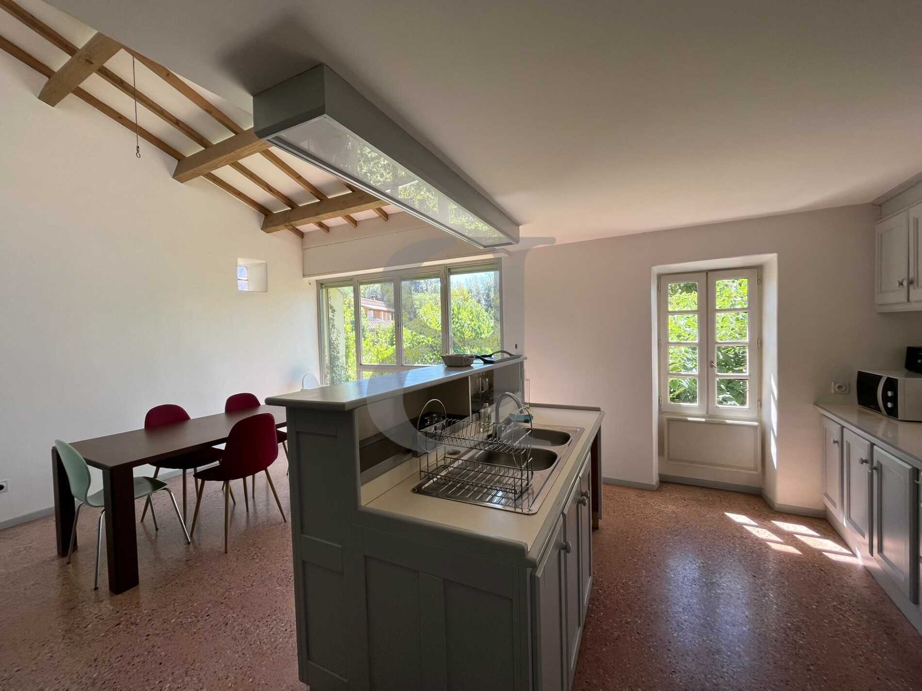 Casa nel Saint-Didier, Provence-Alpes-Côte d'Azur 10825980