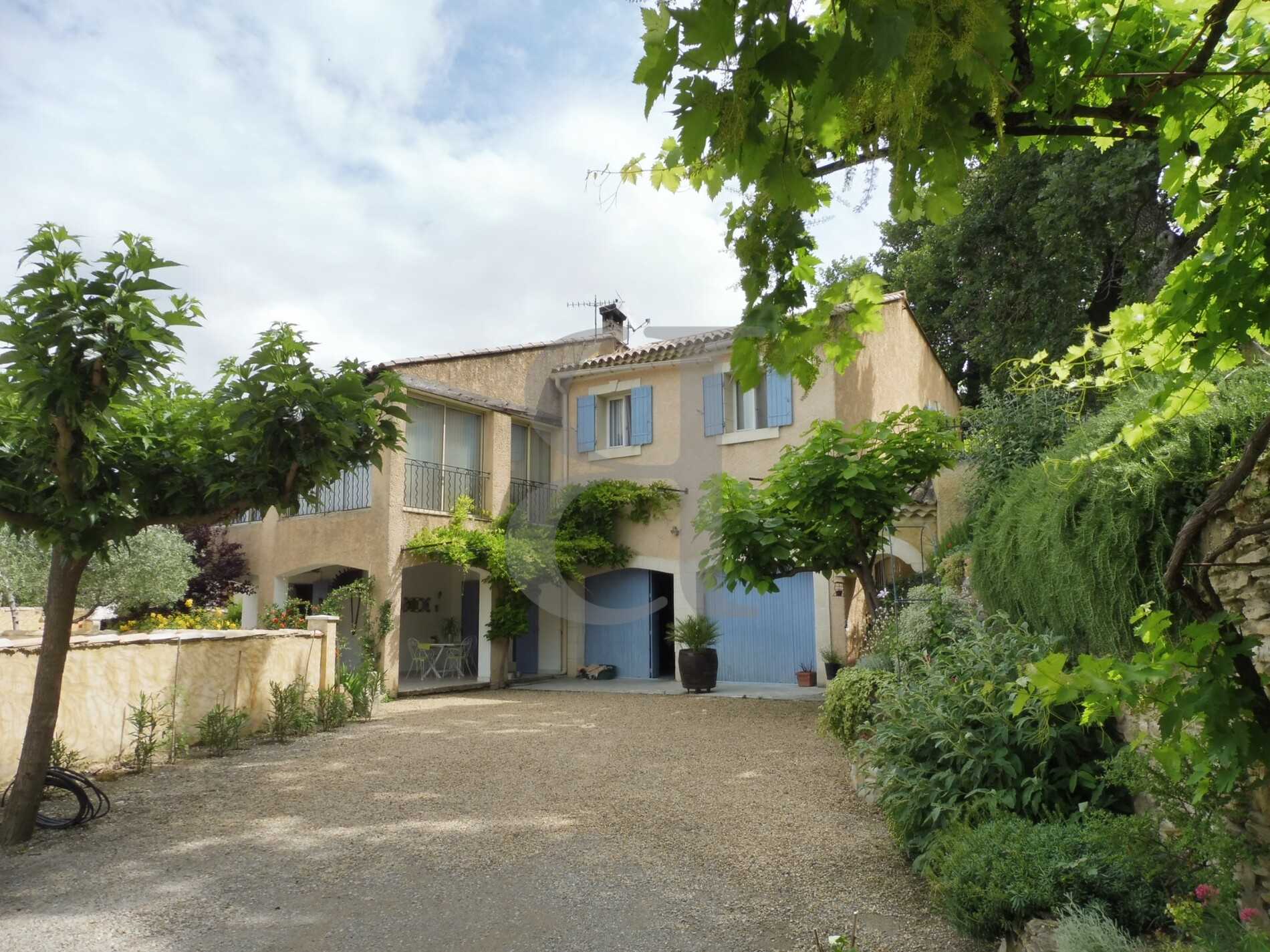 Hus i Visan, Provence-Alpes-Cote d'Azur 10826002