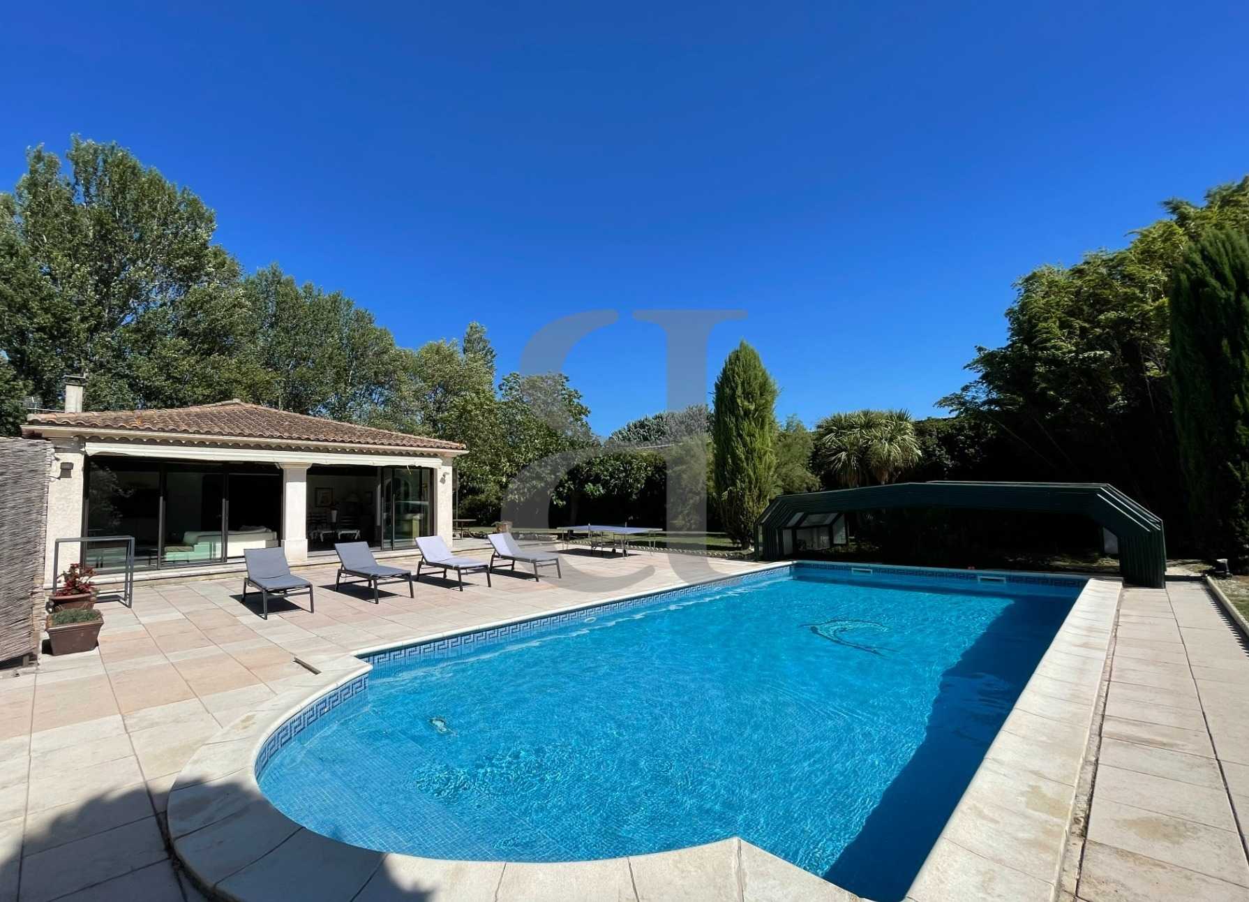 House in Verquieres, Provence-Alpes-Cote d'Azur 10826022