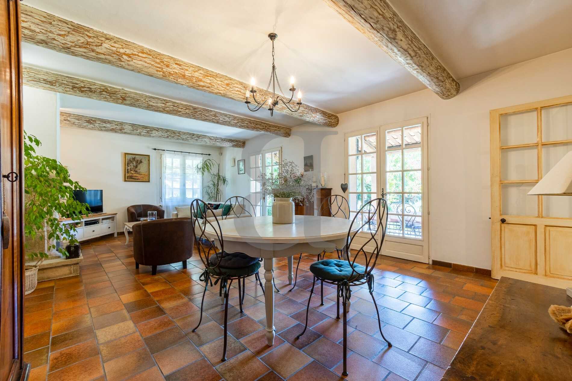 rumah dalam L'Isle-sur-la-Sorgue, Provence-Alpes-Côte d'Azur 10826049