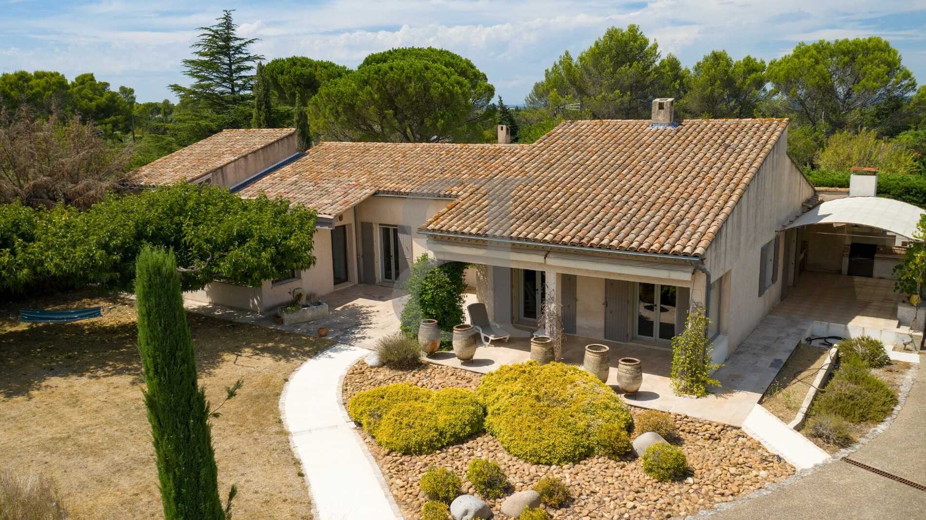 Dom w Eygalières, Provence-Alpes-Côte d'Azur 10826083